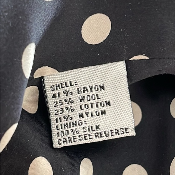 NWOT Vintage Carmen Marco Valvo Women's Black and White Tweed Jacket - Picture 7 of 15